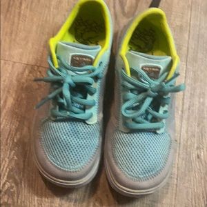 Astral tenis shoes .